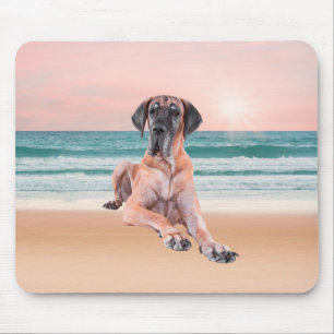 Benutzerdefinierte süße Dogge sitzt auf dem Strand Mousepad