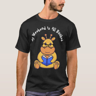 Benutzerdefinierte süße lustige Giraffe liest Buch T-Shirt