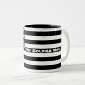 Benutzerdefinierte Tasse für meine Soldatin Schwar (VorderseiteRechts)