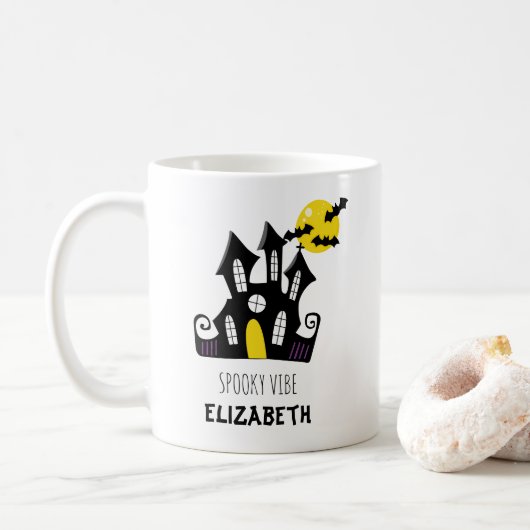 benutzerdefinierte Text Halloween Spooky Castle Kaffeetasse (Mit Donut)