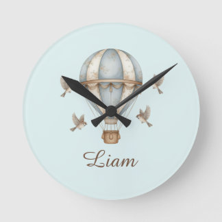 Benutzerdefinierter Baby-Jungen-Name Wasserfarbe V Runde Wanduhr