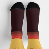 Benutzerdefinierter gelber roter Maroon-schwarzer Socken (Oben)