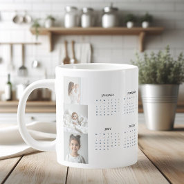 Benutzerdefinierter Kalender 2025 mit drei Fotos Jumbo-Tasse