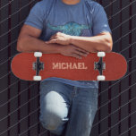 Benutzerdefinierter Lederlook braun Vorlagennamen Skateboard<br><div class="desc">Benutzerdefinierte Distressed Text Monogram Fügen Sie Ihre Bild-Bild-Logo Bild-Logo Moderne elegante Vorlage Leder Look Skateboard.</div>
