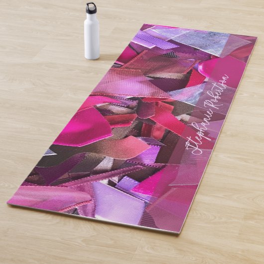 Benutzerdefinierter Name Abstrakter 3D-Effekt Rosa Yogamatte (Beispiel)