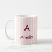 Benutzerdefinierter Name mit rosa Gingham-Monogram Kaffeetasse (Links)