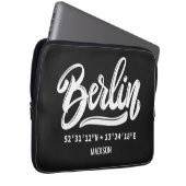 Benutzerdefinierter Name / Text & Farbe Berlin Koo Laptopschutzhülle (Vorne Rechts)