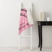 Benutzerdefinierter Name, Text & Farbe Kampfsport Sherpadecke (Beispiel)