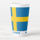 Benutzerdefinierter Name & Text Schwedische Flagge Milchtasse (Vorderseite)