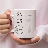 Benutzerdefinierter Pastellrosa 2025-Kalender mit  Jumbo-Tasse