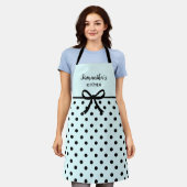 Benutzerdefinierter Text Aquamarin Black Polka Dos Schürze (Getragen)