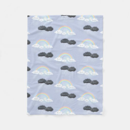 Benutzerdefinierter Text auf Wolken und Regenbogen Fleecedecke (Vorderseite)