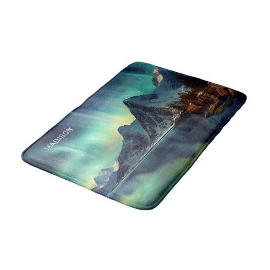 Benutzerdefinierter Text Aurora Borealis Badematte (Schrägansicht)