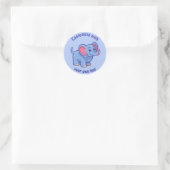 Benutzerdefinierter Text Cartoon Elephant Blau Runder Aufkleber (Tasche)