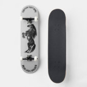 Benutzerdefinierter Text für das Schwarze Wildpfer Skateboard (Vorderseite)