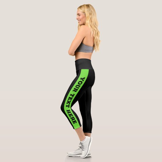 Benutzerdefinierter Text für grüne Streifen Capri Leggings (Links)