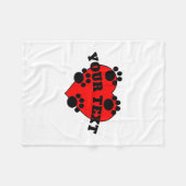 Benutzerdefinierter Text für Hundepaws und rote He Fleecedecke (Vorderseite (Horizontal))