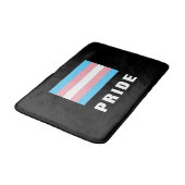 Benutzerdefinierter Text für LGBTQ-Rainbow-Trangen Badematte (Schrägansicht)