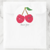 Benutzerdefinierter Text Kawaii Happy Red Cherries Runder Aufkleber (Tasche)
