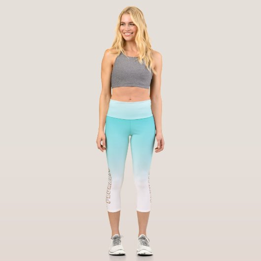 Benutzerdefinierter Text Moderativer blauer Farbve Capri Leggings (Vorderseite)