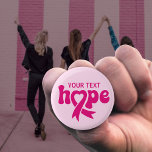 Benutzerdefinierter Text oder Name der Zeichenkett Button<br><div class="desc">Das rosa Band ist zum universellen Symbol für Brustkrebs geworden,  indem sie das Bewusstsein schärft,  die Unterstützung leistet und Frauen solidarisch zusammenbringt.</div>