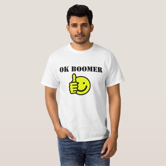 Benutzerdefinierter Text OK Boomer Gelbe Happy-Ges T-Shirt (Vorne ganz)