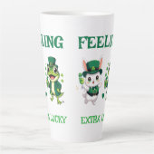 Benutzerdefinierter Text St. Patrick's Day Frosch  Milchtasse (Vorderseite)