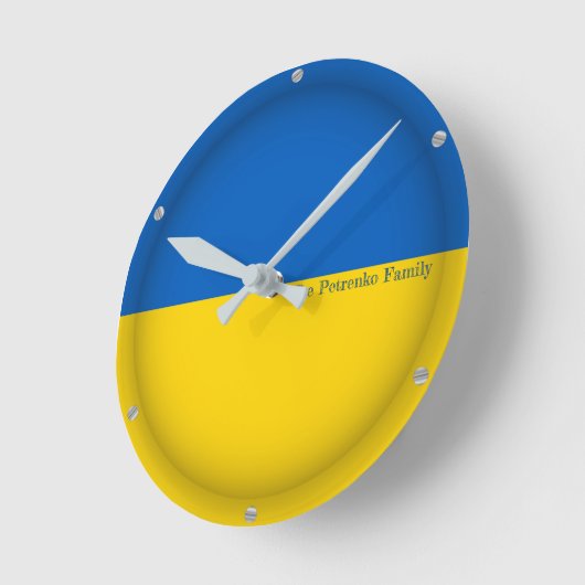 Benutzerdefinierter TEXT ukrainisches Flaggenland  Runde Wanduhr (Winkel)
