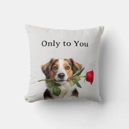 benutzerdefinierter Text Valentinstag Hund hält Ro Kissen