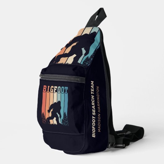 Benutzerdefinierter Textbigfoot Crossbody Bag (Rechte Ecke)