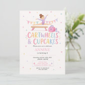 Benutzerdefinierter Turn-Cupcake-Geburtstag Einladung (Stehend Vorderseite)