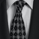 Benutzerdefiniertes 16-Foto-Muster Krawatte<br><div class="desc">Dieses personalisierte Rautenmuster zeichnet sich durch ein einzigartiges monochromes Design aus, das in 8 verschiedenen Farbvarianten erhältlich ist und aus 16 individuell anpassbaren Fotos besteht. (Sie können das gleiche Bild mehrmals hochladen, wenn Sie weniger als 16 haben.) Das Ziel des Designs ist es, ein klassisches, sowohl persönliches als auch berufliches...</div>