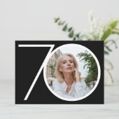 Benutzerdefiniertes 70. Geburtstag Schwarz-weißes  Einladung (Stehend Vorderseite)