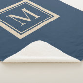 Benutzerdefiniertes Blau & Vanille-Rahmen-Monogram Sherpadecke (3/4)