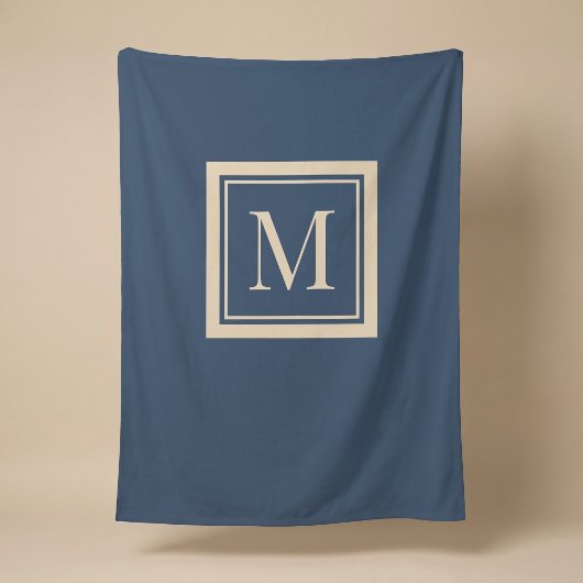 Benutzerdefiniertes blaues und Vanille-Monogramm m Fleecedecke