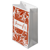 Benutzerdefiniertes Blumendesign im rostfarbenen G Kleine Geschenktüte (Vorderseite Schrägansicht)