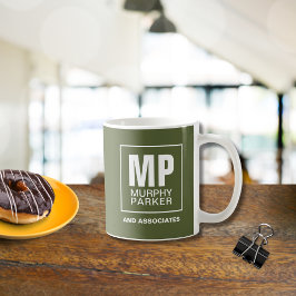 Benutzerdefiniertes einfaches Olive Green Monogram Kaffeetasse