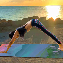 Benutzerdefiniertes farbiges Rosa im Gebirgswald d Yogamatte