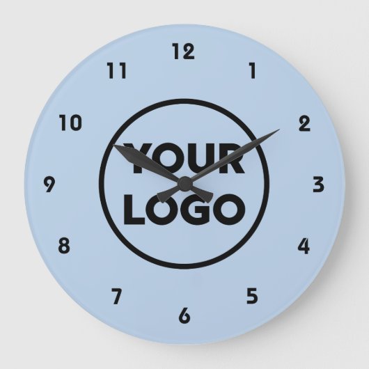 Benutzerdefiniertes Firmenlogo auf hellblauem Hint Große Wanduhr (Vorderseite)