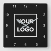 Benutzerdefiniertes Firmenlogo auf minimalem schwa Quadratische Wanduhr (Vorderseite)
