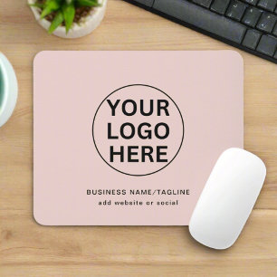 Benutzerdefiniertes Firmenlogo und Text in rosa Ro Mousepad
