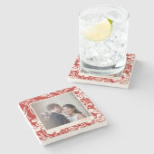 Benutzerdefiniertes Foto für rotes Blumenmuster Steinuntersetzer (Seitenansicht)