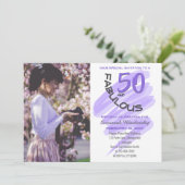 Benutzerdefiniertes Foto Lila "50 und Fabulous" Pa Einladung (Stehend Vorderseite)