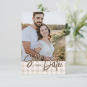 Benutzerdefiniertes Foto mit beigem Gingham Save-t Save The Date (Stehend Vorderseite)