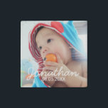 Benutzerdefiniertes Foto mit Name und Datum Stein-Magnet<br><div class="desc">Erstellen Sie Ihr eigenes personalisiertes Foto, indem Sie Ihr eigenes Foto hinzufügen, von Ihrem geliebten Foto zu Ihrem bezaubernden Foto, um Ihr Design einzigartig zu machen. Dekorieren mit individuelle Name und Datum. Perfekt als Babyankündigungsgeschenk, Geburtstagsgeschenk und Geschenk für jeden besondere Anlass. Bitte beachten Sie: Fotos, die auf dem Produkt gezeigt...</div>
