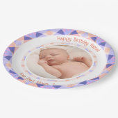 Benutzerdefiniertes Foto Name Alter Rosa Lila Gebu Pappteller (Schrägansicht)