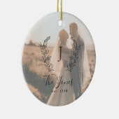 Benutzerdefiniertes Foto Neuvermählter Name Monogr Keramik Ornament (Rechts)