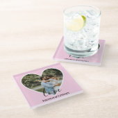 Benutzerdefiniertes Foto Rosa Herzrahmen Moderne K Glasuntersetzer (Schrägansicht)