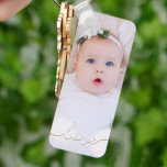 Benutzerdefiniertes Foto Schlüsselanhänger<br><div class="desc">Ihr Baby ist Foto auf einem Schlüsselanhänger! Laden Sie Ihr eigenes Bild hoch,  um Ihren Schlüsselanhänger für sich selbst zu kreieren oder als Geschenk an Familie,  Freunde,  Eltern und Großeltern! Das Wort Liebe in einem Karo Skript wird über Ihrem Foto angezeigt.</div>