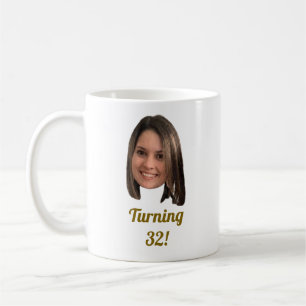 Benutzerdefiniertes Gesicht Geburtstag mit benutze Kaffeetasse